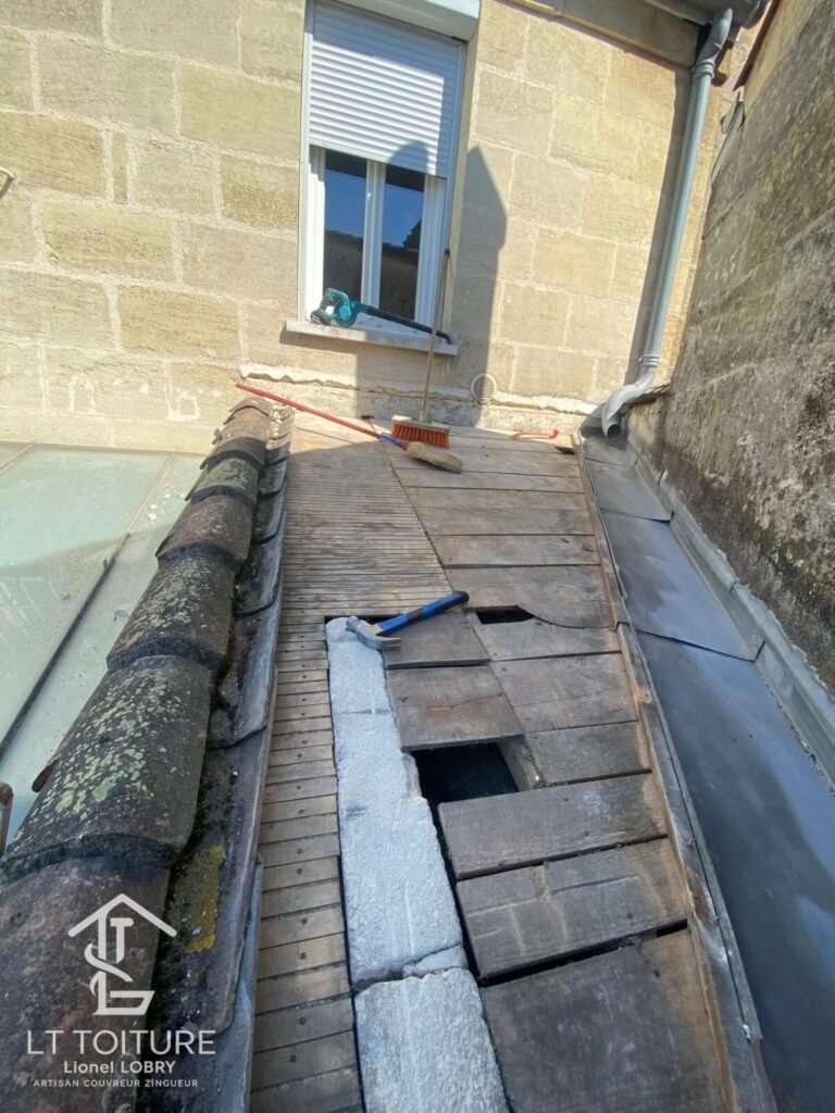 Couverture, Zinguerie, Réfection toiture, Couverture tuile terre cuite, Pose pare-pluie, Remplacement liteaux, Remplacement contre-liteaux, Solin zinc
